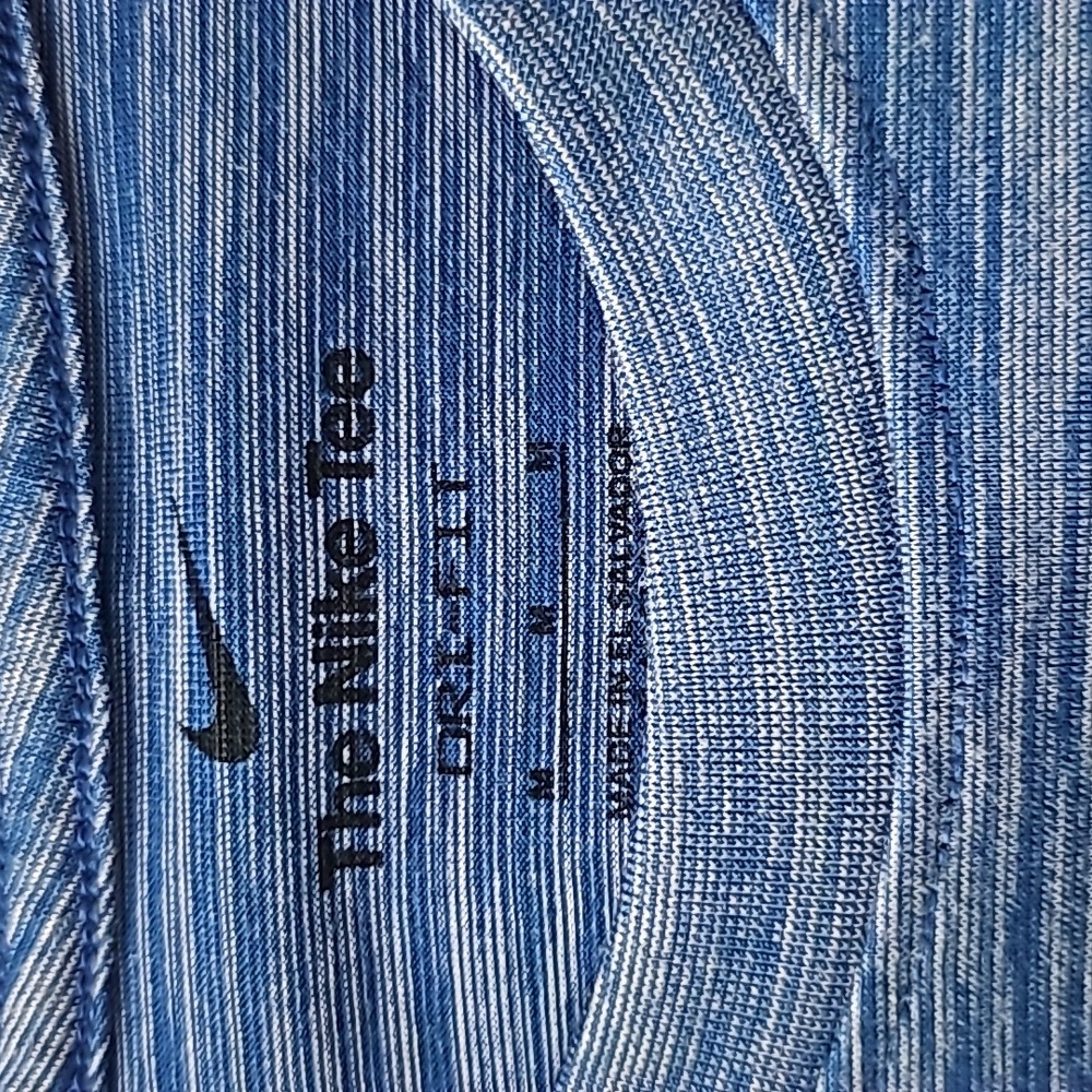 Nike tee - Picture 3 of 3